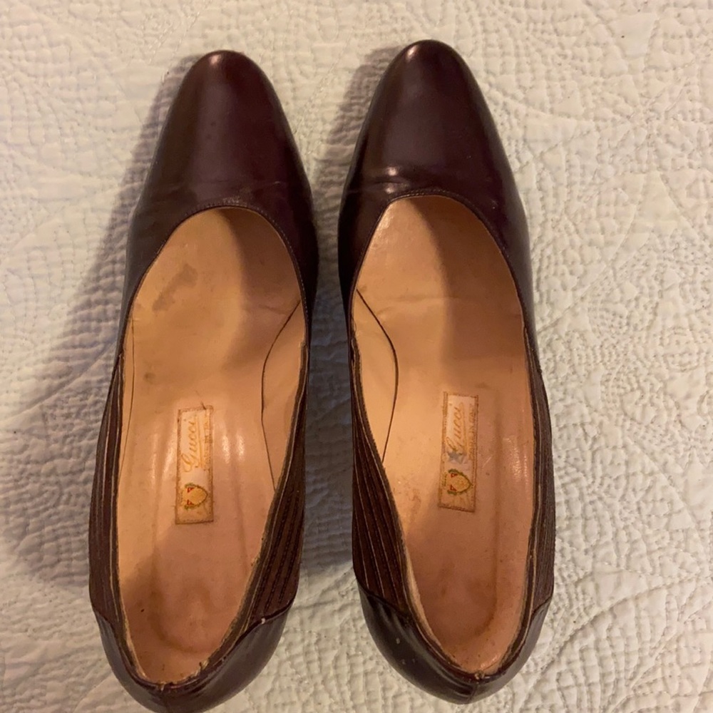 Gucci heels. Vintage-one owner. Size 35.5/5.5. EVC. Box included.